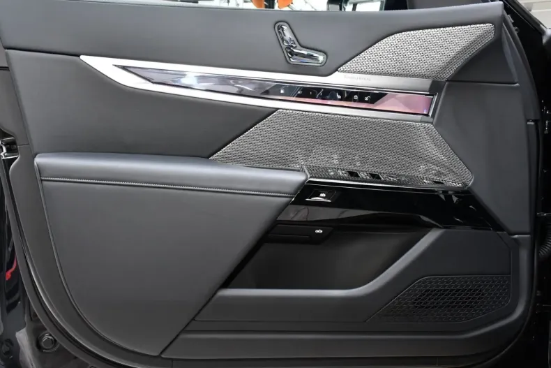 BMW 760 din 2023 cu 28.041 km - oferta BMW121535 - foto 18