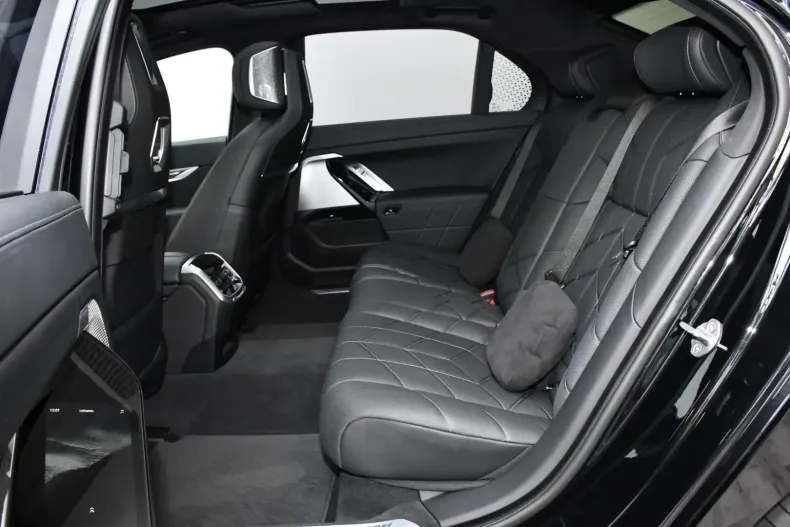 BMW 760 din 2023 cu 28.041 km - oferta BMW121535 - foto 19