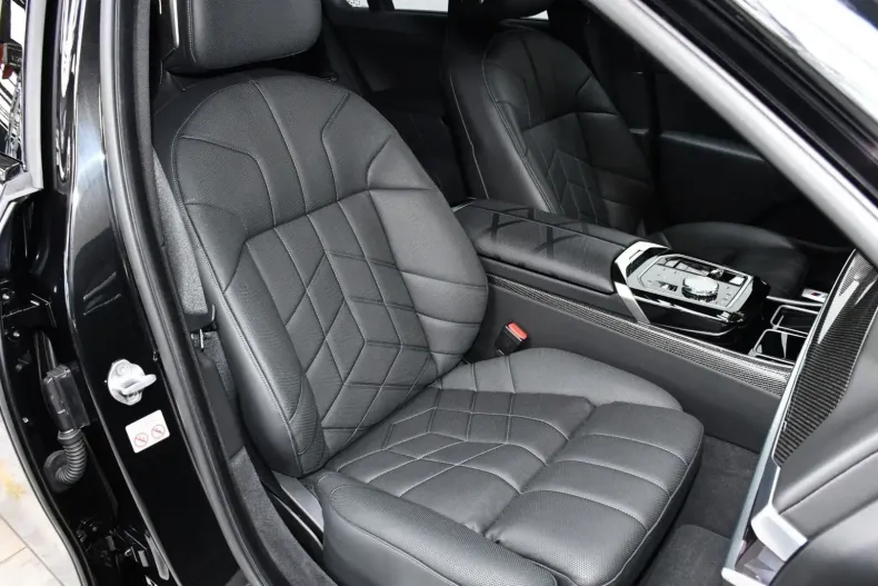 BMW 760 din 2023 cu 28.041 km - oferta BMW121535 - foto 27