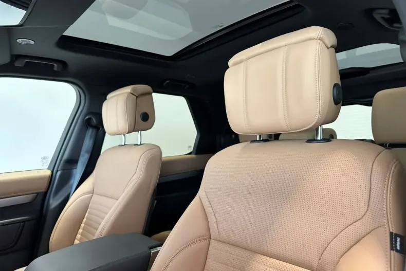 Land Rover Discovery din 2023 cu 6.600 km - oferta LAN121540 - foto 11