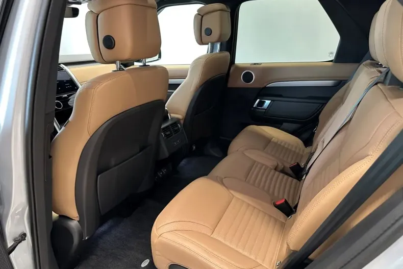 Land Rover Discovery din 2023 cu 6.600 km - oferta LAN121540 - foto 13