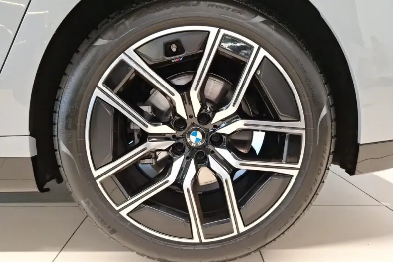 BMW 740 din 2024 cu 26.818 km - oferta BMW121547 - foto 12