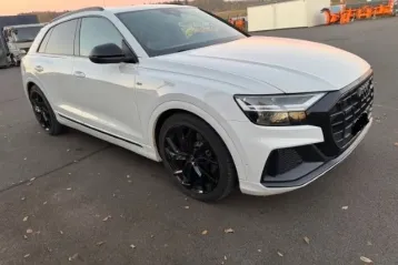 Audi Q8 din 2021 - oferta AUD121554