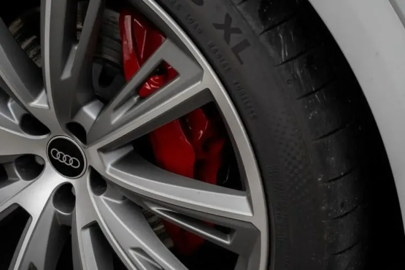 Audi Q8 din 2021 cu 35.240 km - oferta AUD121556 - foto 6