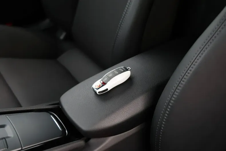 Porsche Cayman din 2023 cu 8.381 km - oferta POR121576 - foto 21