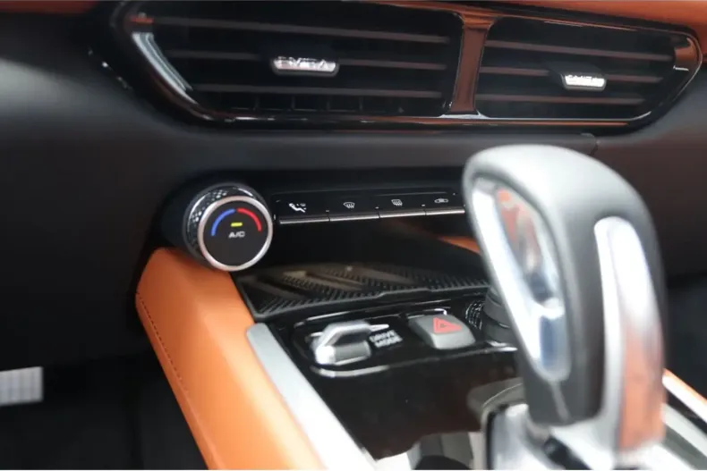 Lotus Emira din 2023 cu 17.132 km - oferta LOT121577 - foto 12