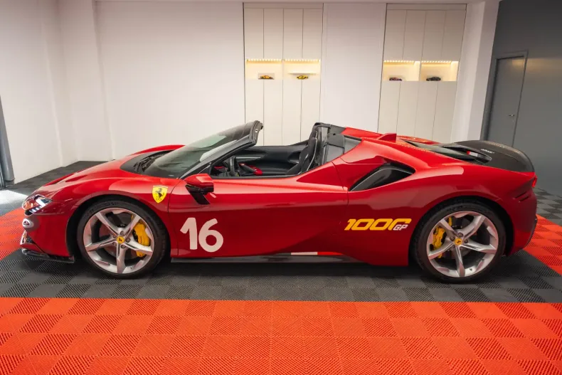 Ferrari SF90 din 2023 cu 150 km - oferta FER121597 - foto 5