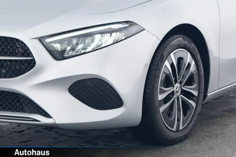 Mercedes-Benz A 200 din 2023 cu 26.000 km - oferta MER121602 - foto 3