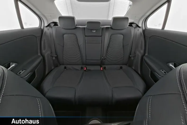 Mercedes-Benz A 200 din 2023 cu 26.000 km - oferta MER121602 - foto 8