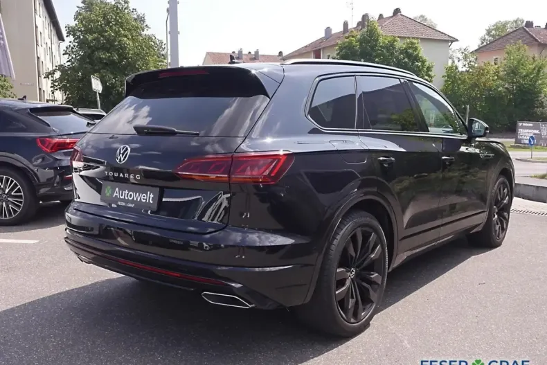 Volkswagen Touareg din 2022 cu 66.096 km - oferta VOL121610 - foto 3