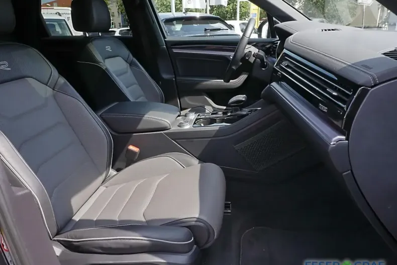 Volkswagen Touareg din 2022 cu 66.096 km - oferta VOL121610 - foto 5