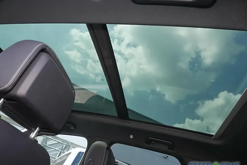 Volkswagen Touareg din 2022 cu 66.096 km - oferta VOL121610 - foto 8