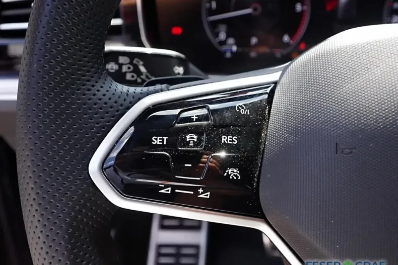 Volkswagen Touareg din 2022 cu 66.096 km - oferta VOL121610 - foto 12