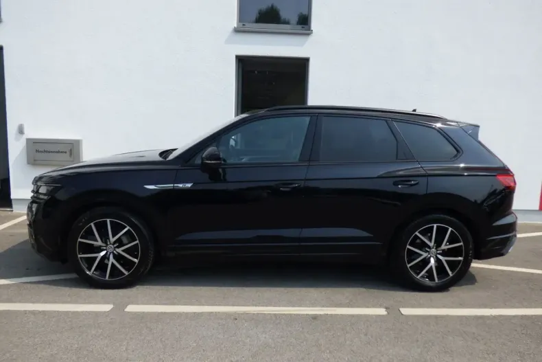 Volkswagen Touareg din 2020 cu 66.167 km - oferta VOL121611 - foto 4