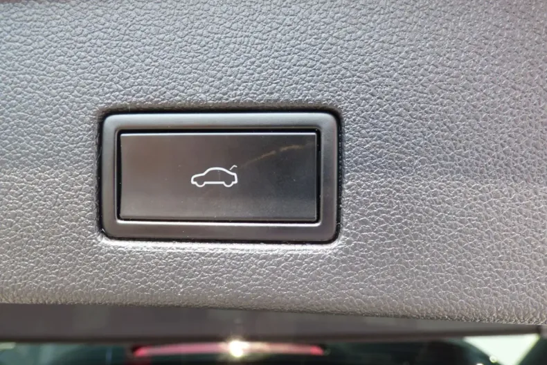 Volkswagen Touareg din 2020 cu 66.167 km - oferta VOL121611 - foto 7