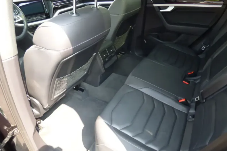 Volkswagen Touareg din 2020 cu 66.167 km - oferta VOL121611 - foto 8