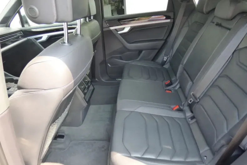 Volkswagen Touareg din 2020 cu 66.167 km - oferta VOL121611 - foto 9