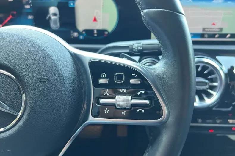 Mercedes-Benz A 200 din 2022 cu 60.394 km - oferta MER121613 - foto 15