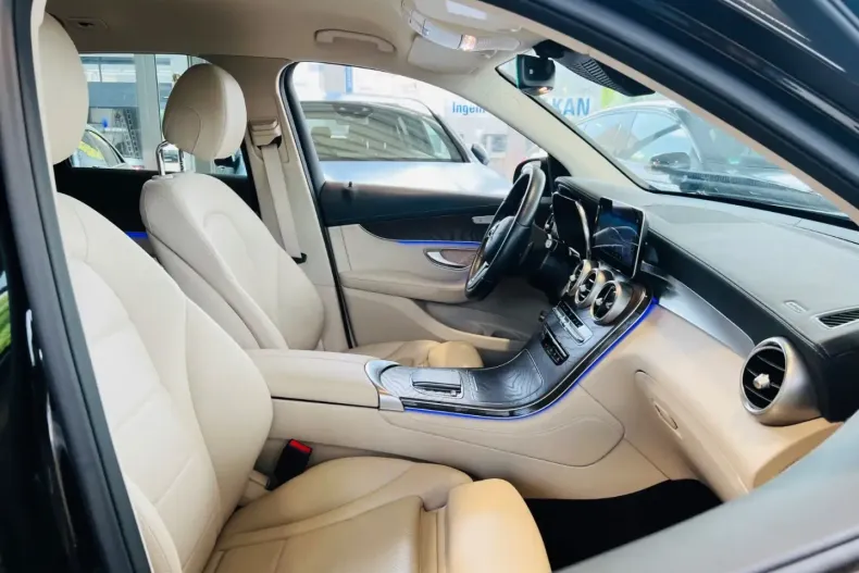 Mercedes-Benz GLC 300 din 2020 cu 85.000 km - oferta MER121616 - foto 4