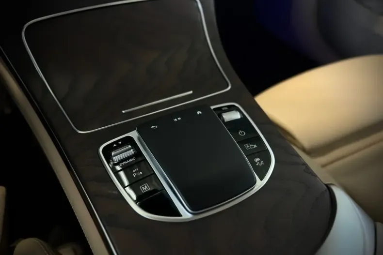 Mercedes-Benz GLC 300 din 2020 cu 85.000 km - oferta MER121616 - foto 17