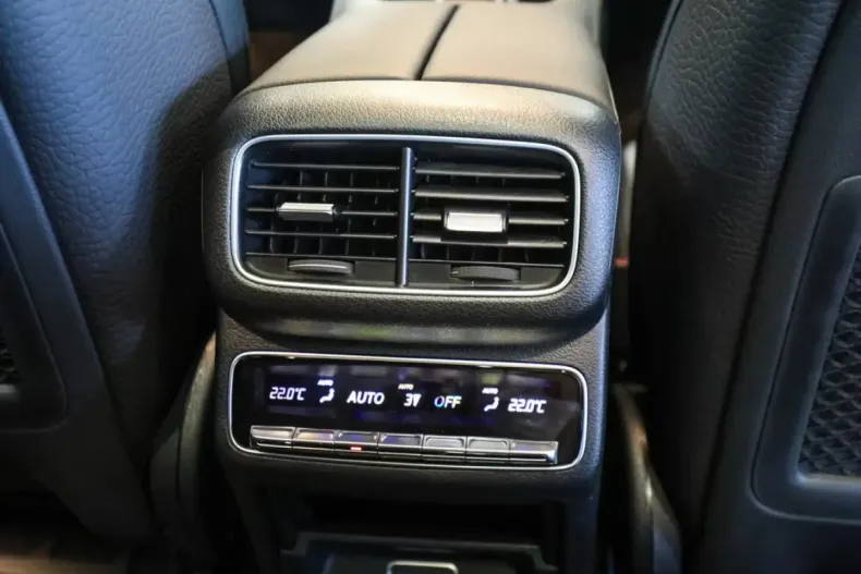 Mercedes-Benz GLE 450 din 2025 cu 8.500 km - oferta MER121659 - foto 7