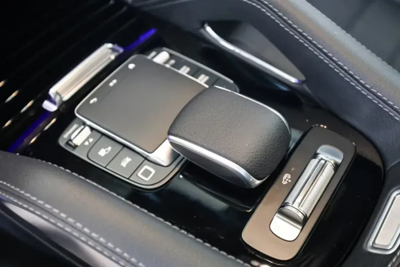 Mercedes-Benz GLE 450 din 2025 cu 8.500 km - oferta MER121659 - foto 8