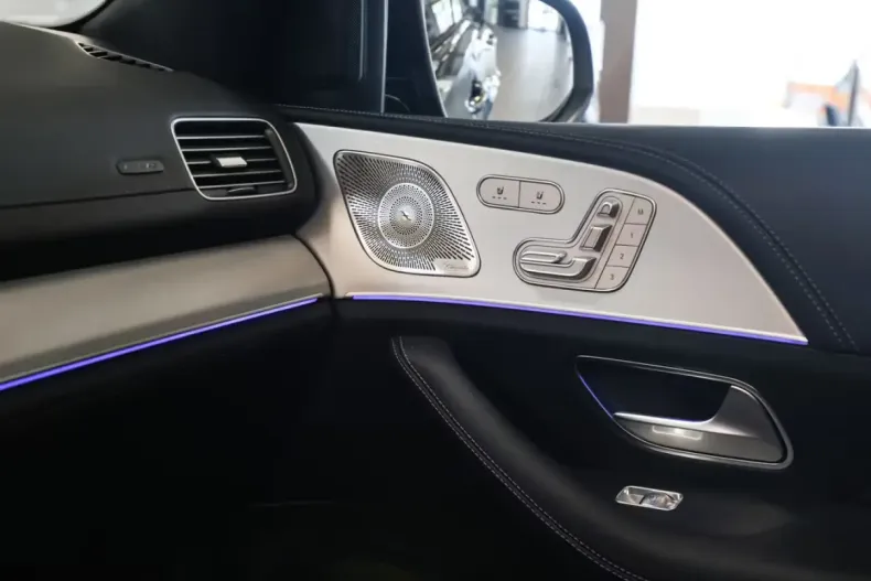 Mercedes-Benz GLE 450 din 2025 cu 8.500 km - oferta MER121659 - foto 17