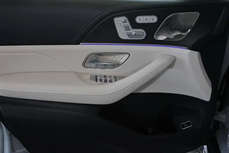 Mercedes-Benz GLE 450 din 2025 cu 10.000 km - oferta MER121663 - foto 4