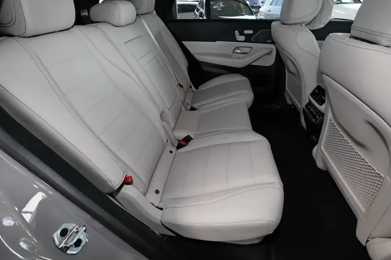 Mercedes-Benz GLE 450 din 2025 cu 10.000 km - oferta MER121663 - foto 8