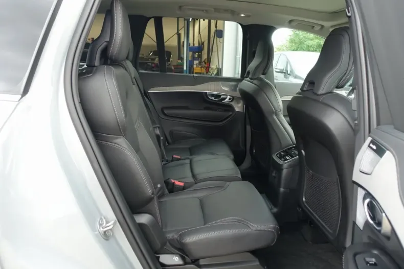 Volvo XC90 din 2024 cu 17.973 km - oferta VOL121668 - foto 10