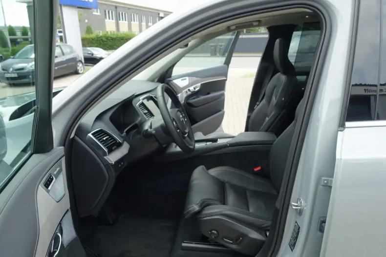 Volvo XC90 din 2024 cu 17.973 km - oferta VOL121668 - foto 17