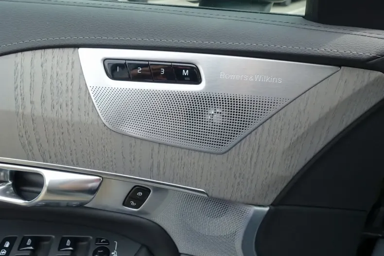 Volvo XC90 din 2024 cu 17.973 km - oferta VOL121668 - foto 18