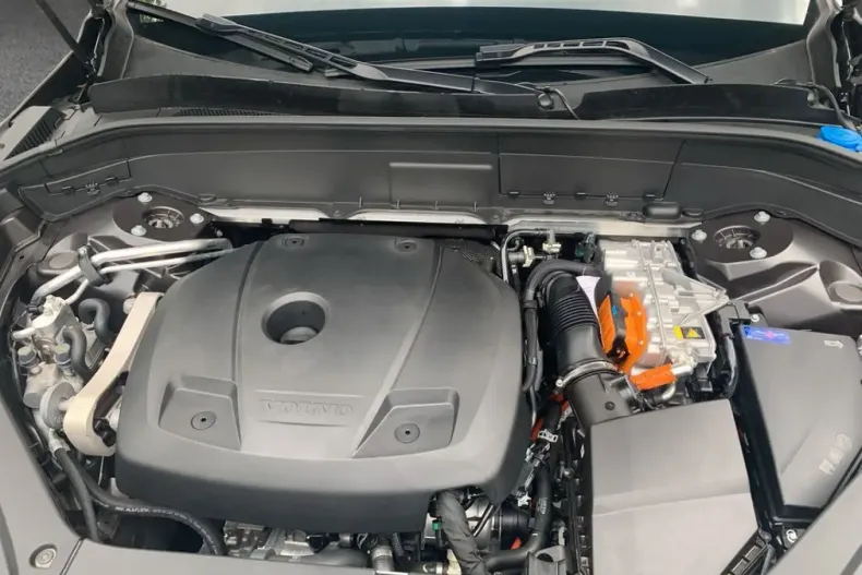 Volvo XC90 din 2024 cu 25.269 km - oferta VOL121669 - foto 8