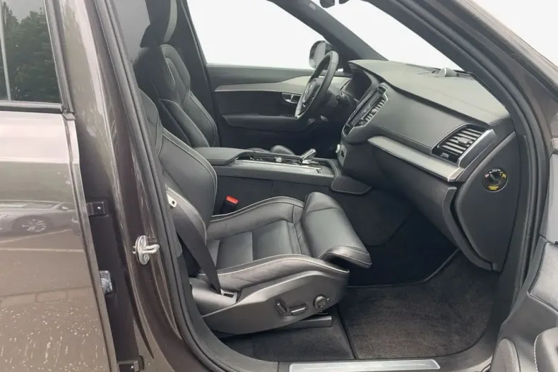 Volvo XC90 din 2024 cu 25.269 km - oferta VOL121669 - foto 13