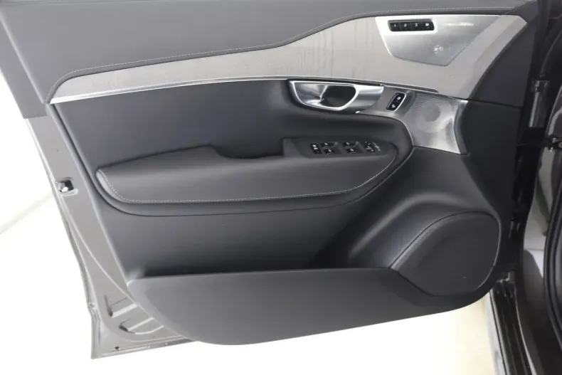 Volvo XC90 din 2024 cu 23.950 km - oferta VOL121673 - foto 10