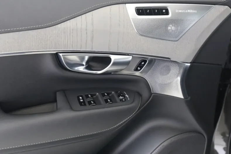 Volvo XC90 din 2024 cu 23.950 km - oferta VOL121673 - foto 13