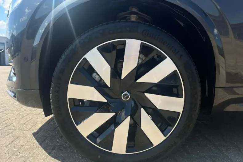 Volvo XC90 din 2024 cu 23.869 km - oferta VOL121674 - foto 6