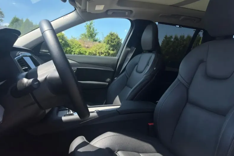 Volvo XC90 din 2024 cu 23.869 km - oferta VOL121674 - foto 7