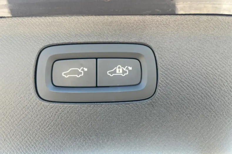 Volvo XC90 din 2024 cu 23.869 km - oferta VOL121674 - foto 14