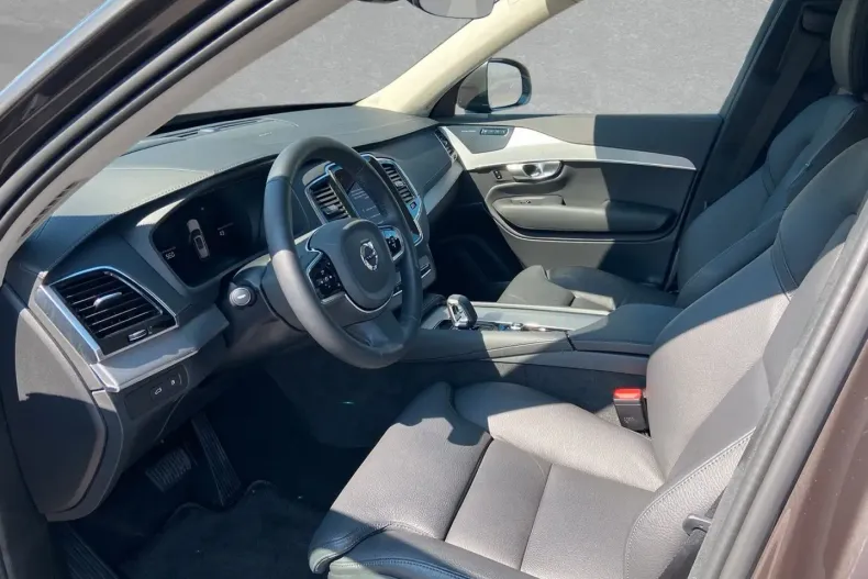 Volvo XC90 din 2024 cu 12.000 km - oferta VOL121677 - foto 3