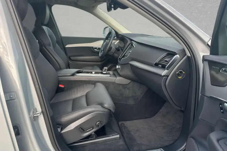 Volvo XC90 din 2024 cu 16.000 km - oferta VOL121678 - foto 4