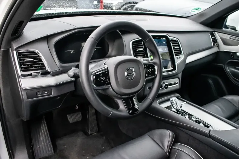 Volvo XC90 din 2024 cu 21.698 km - oferta VOL121680 - foto 5