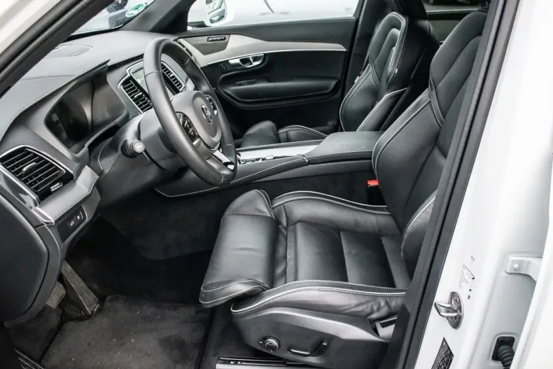 Volvo XC90 din 2024 cu 21.698 km - oferta VOL121680 - foto 12