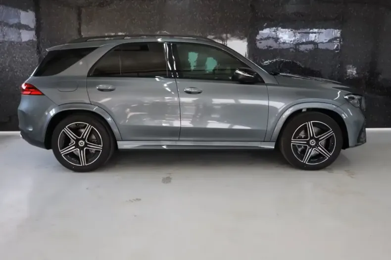 Mercedes-Benz GLE 450 din 2025 cu 20 km - oferta MER121682 - foto 3