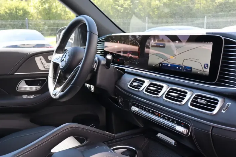 Mercedes-Benz GLE 450 din 2025 cu 20 km - oferta MER121682 - foto 12