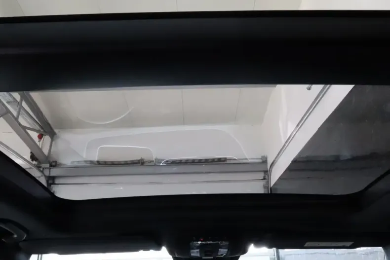 Mercedes-Benz GLE 450 din 2025 cu 20 km - oferta MER121682 - foto 15