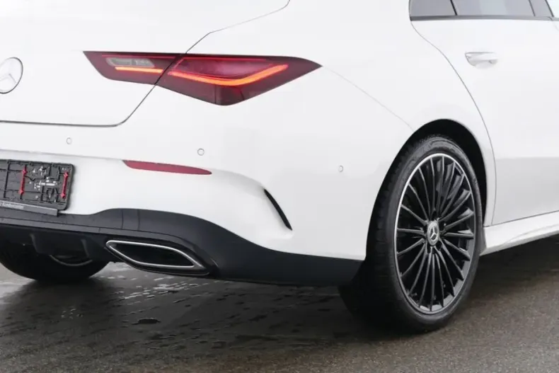 Mercedes-Benz CLA 200 din 2024 cu 8.159 km - oferta MER121689 - foto 4