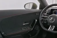 Mercedes-Benz CLA 200 din 2024 cu 8.159 km - oferta MER121689 - foto 9