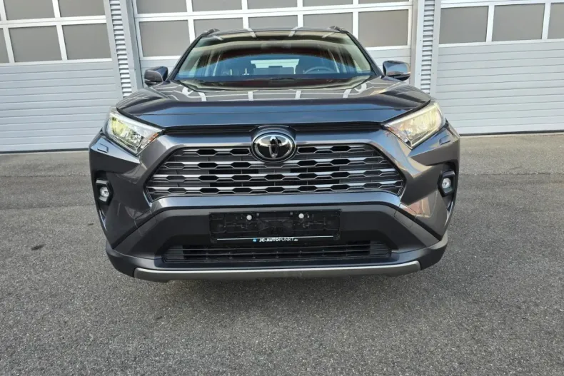 Toyota RAV4 din 2023 cu 35.900 km - oferta TOY121698 - foto 2