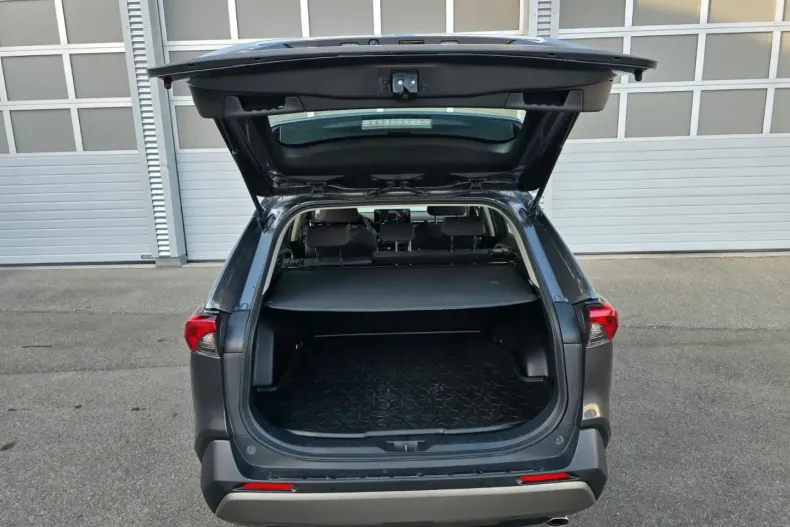 Toyota RAV4 din 2023 cu 35.900 km - oferta TOY121698 - foto 8